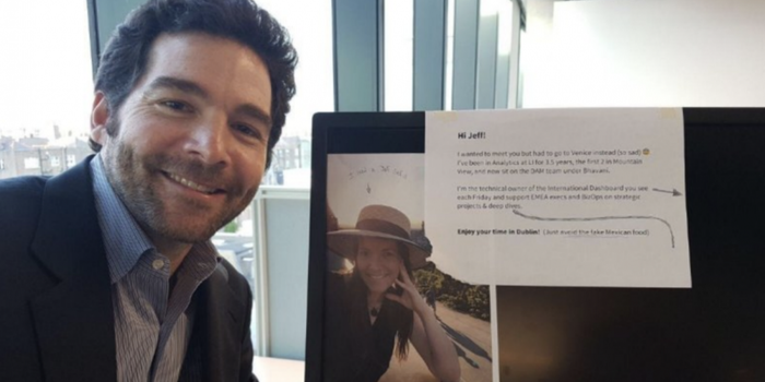 Jeff Weiner (CEO de LinkedIn) y su cátedra de liderazgo en una selfie