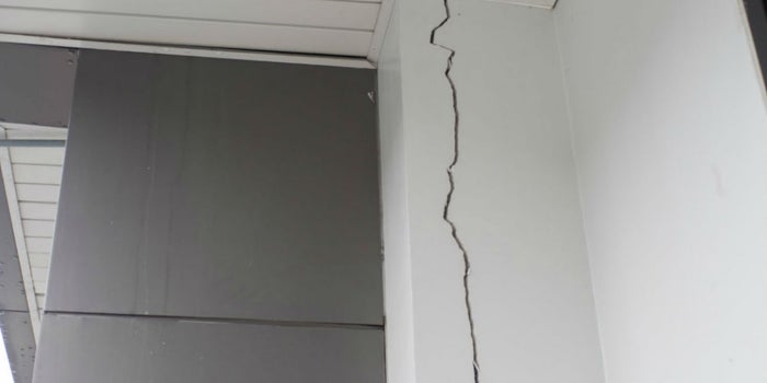 ¿Tu vecino hizo una obra y dañó tu casa? Esto es lo que puedes hacer