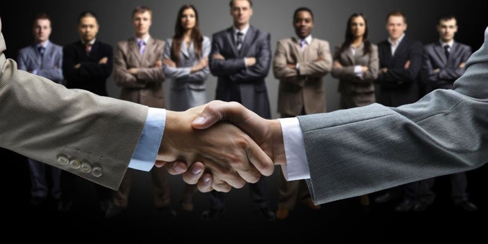 Busca estas 5 aptitudes y tendrás un súper equipo de ventas