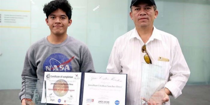 Joven mexicano quiere impulsar una agencia espacial en el país