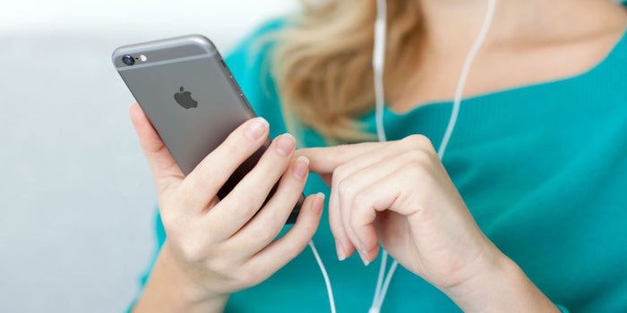 Tu iPhone está lento y la batería ya no dura ¡Todo es culpa de Apple!