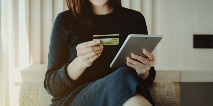 67 Fascinating Facts About Ecommerce vs. Brick and Mortar (Infographic)