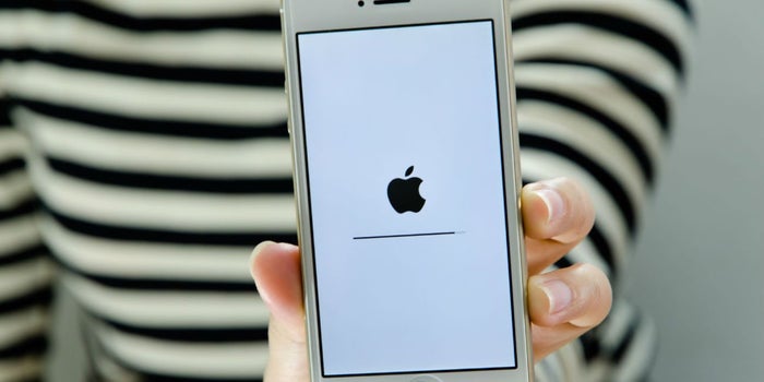Apple revela la razón por la que alentó la velocidad de los iPhone