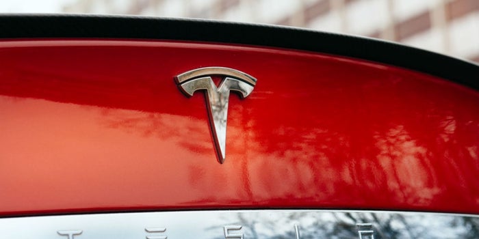 ¿Publicidad engañosa? Demandan a Tesla por sus anuncios del Modelo S