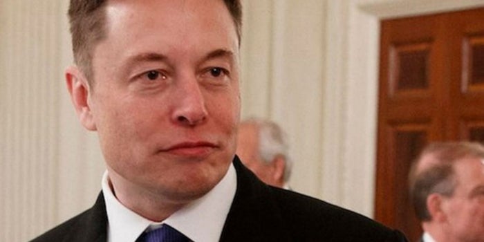 Elon Musk no cobrará su sueldo hasta que Tesla cumpla
