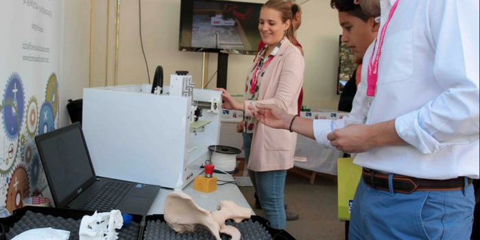 Utilizan bioimpresora 3D para mejorar vida de pacientes