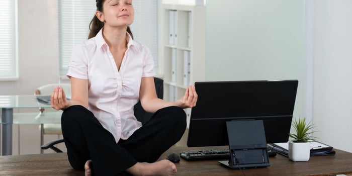 Emprendedor, ¡practica yoga corporativo!