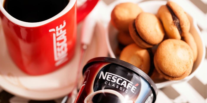 Las cafeterías Nescafé quieren hacerle competencia agresiva a Starbucks