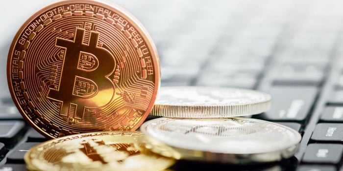 ¿Debes invertir en bitcoin?