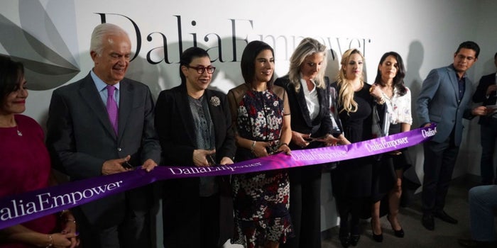 Esta es la escuela de empoderamiento de mujeres para mujeres