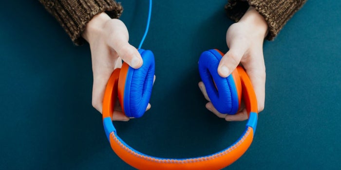 Cómo controlar tus emociones con música