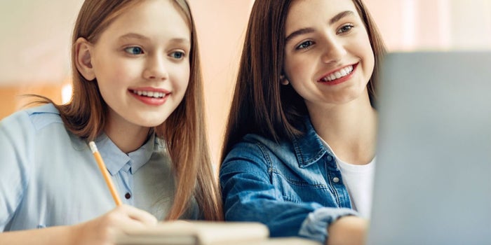 Cabify empodera a las mujeres entregando 1,500 becas a niñas