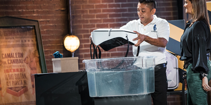 El ecólogo marino que cautivó a los tiburones de Shark Tank México por su amor al mar