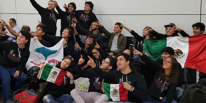 Alumnos del Tec llegan a semifinal de mundial de robótica en Estados Unidos