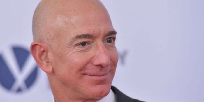 Jeff Bezos revela las 3 estrategias que llevaron al éxito a Amazon