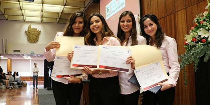 ¿Cólicos menstruales? Mexicanas crean parches para disminuirlos