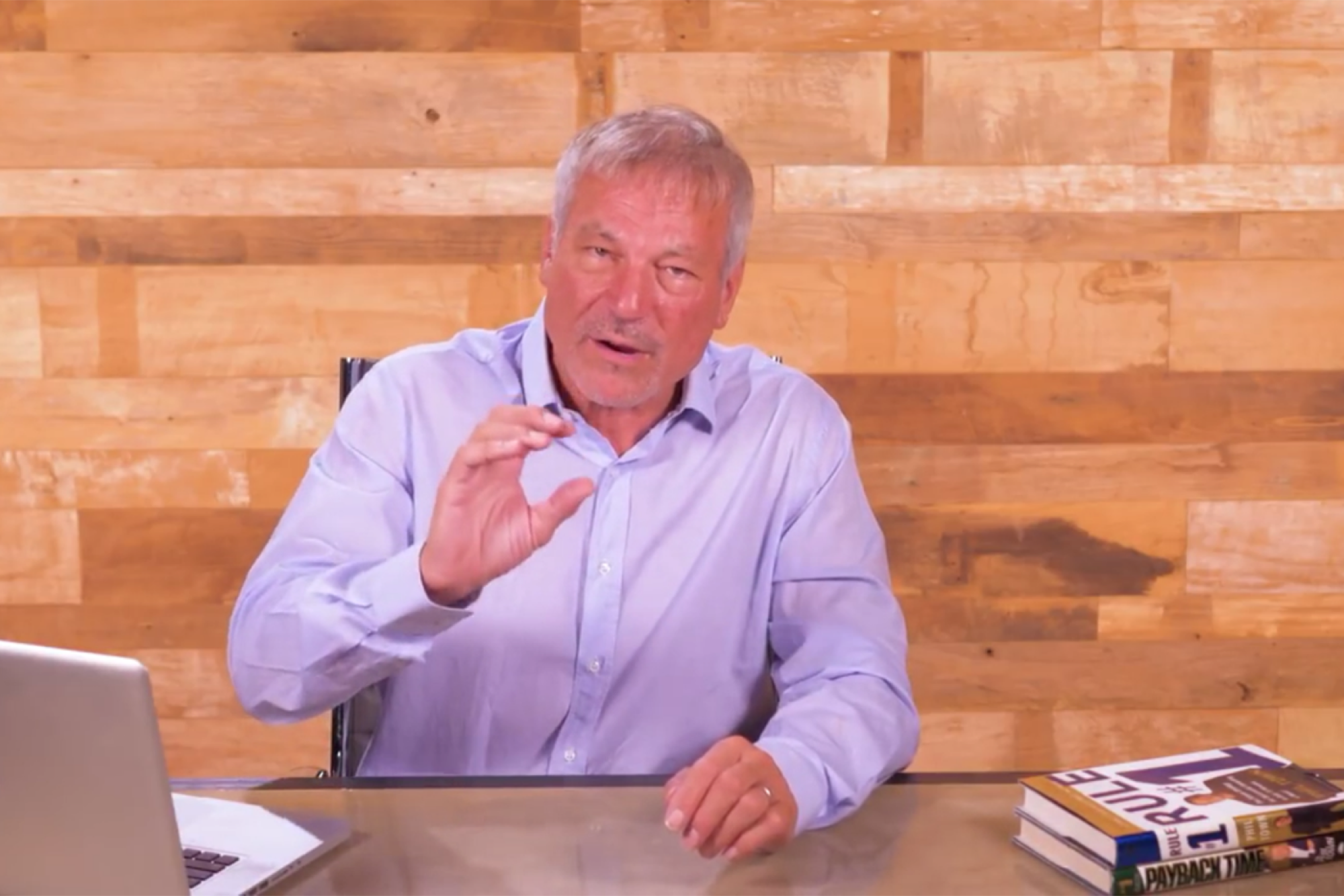 Why Warren Buffett Takes His Investing Tips From a Baseball Legend