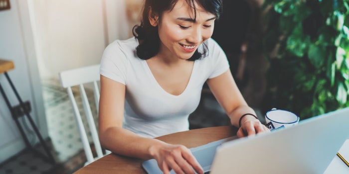 La startup que te da trabajo pagado en euros con sólo saber escribir