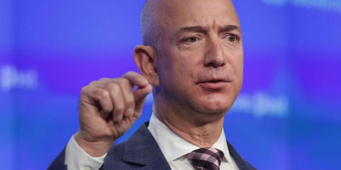 La carta de 400 empleados a Jeff Bezos para pedir aumento de sueldo