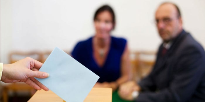 Qué hacer si tu jefe quiere obligarte a votar por alguien