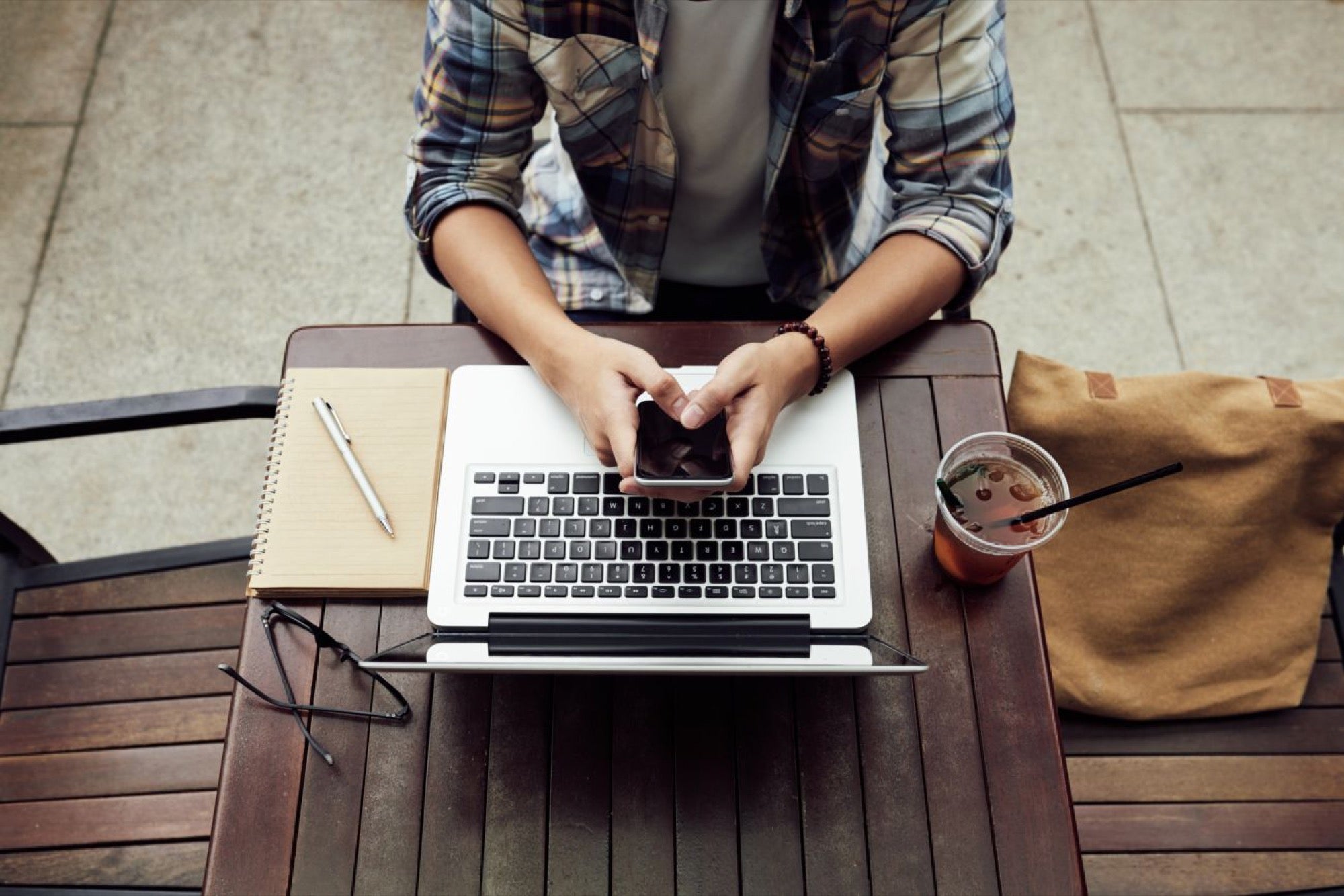 What You Should Be Looking at in Potential Hires' Social Media Posts