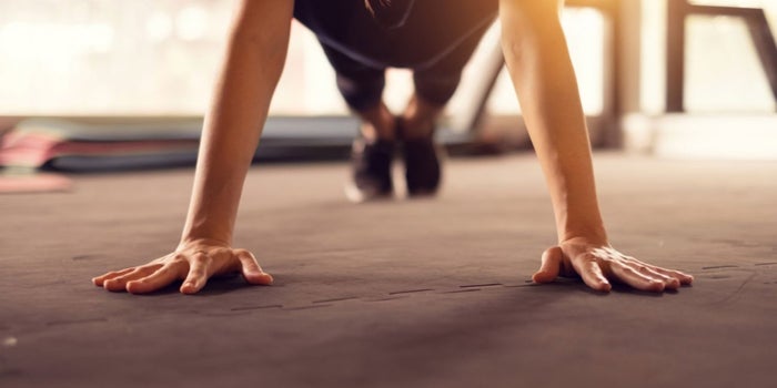 Sigue este ejercicio de 10 minutos perfecto para emprendedores que siempre están ocupados