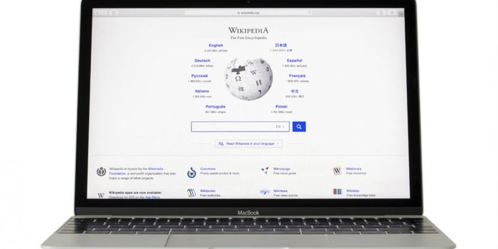 Por qué Wikipedia bloqueó su contenido en México y Colombia