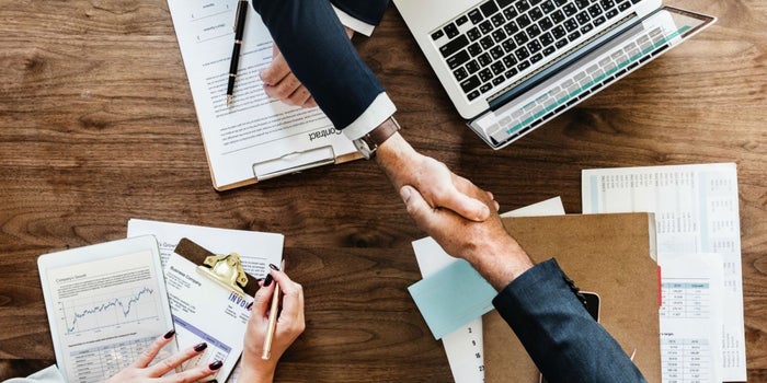 Tácticas para negociar un contrato