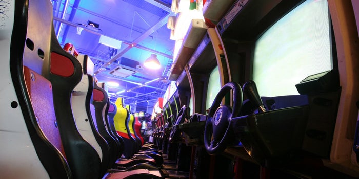 ¿Quieres conquistar a los millennials? Apuesta por el modelo retro de un arcade bar