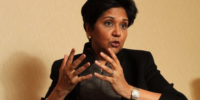 ¡Adiós, Indra Nooyi! La directora general de PepsiCo deja su cargo