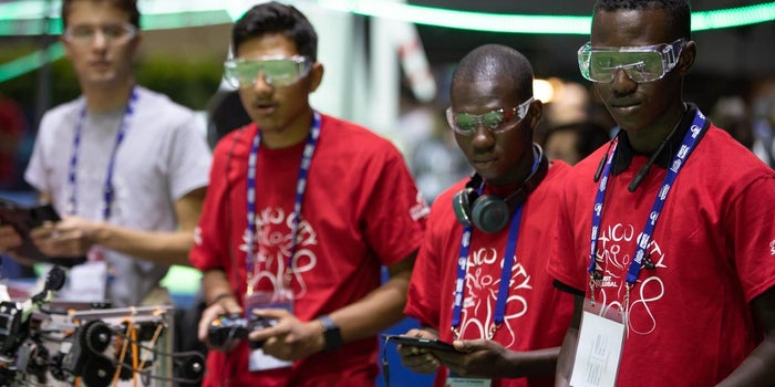 Jóvenes mexicanos ganan medalla de plata en Mundial de Robótica FIRST Global Challenge 2018