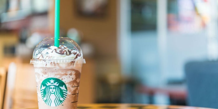 Starbucks se pone a dieta: le bajará el azúcar a su frapuccino