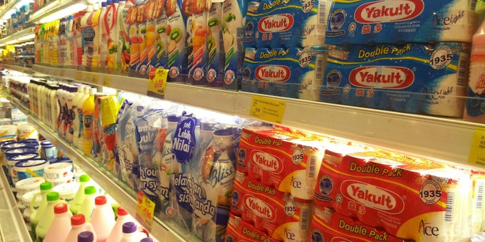 Por qué Netflix está haciendo que Yakult se venda como 'pan caliente'