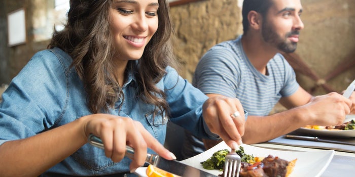 ¿Tienes un negocio de comida? 5 consejos para cuidar la sanidad de tus alimentos