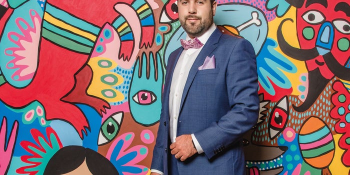 A los 21 años ideó su empresa, hoy es líder en la industria de desechables