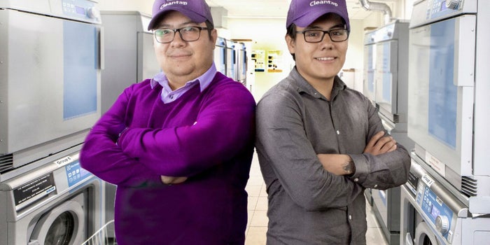 ¿Te da flojera lavar tu ropa? Estos emprendedores te hacen la lavandería con solo un clic