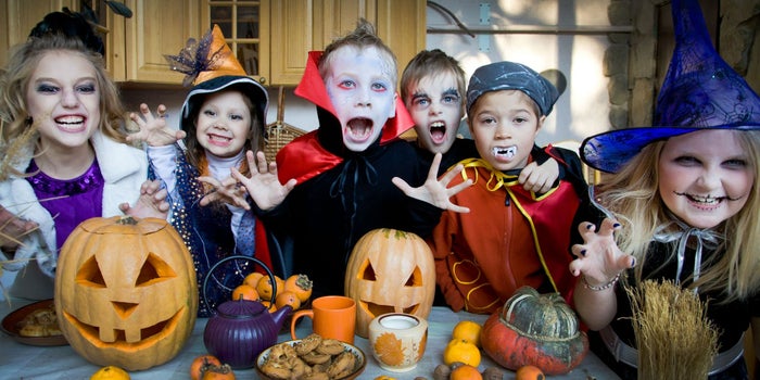 ¡Idea de negocio para Día de Muertos y Halloween! Pon un servicio de disfraces infantiles