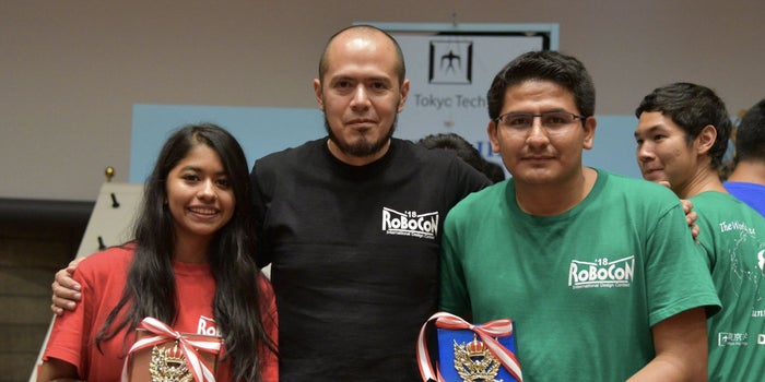 Orgullo mexicano: Alumnos del IPN se llevan el primer lugar del concurso internacional Robocon 2018