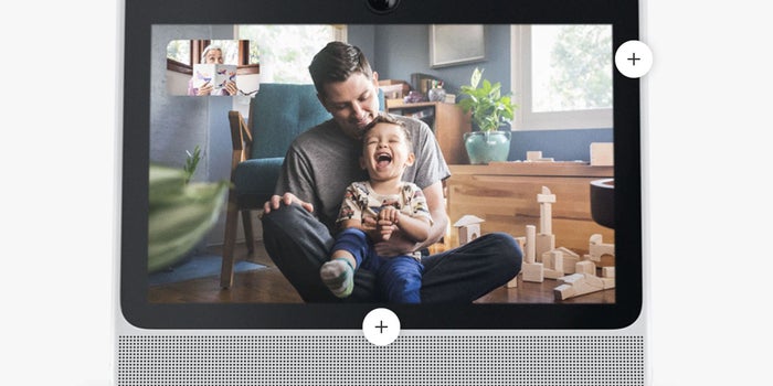 Facebook lanza dispositivo para videollamadas con inteligencia artificial y conectado con Amazon