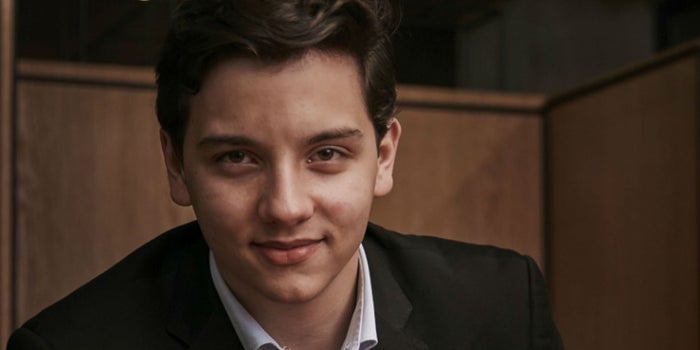 Mexicano de 19 años conquista Silicon Valley por su lucha contra el cáncer de mama