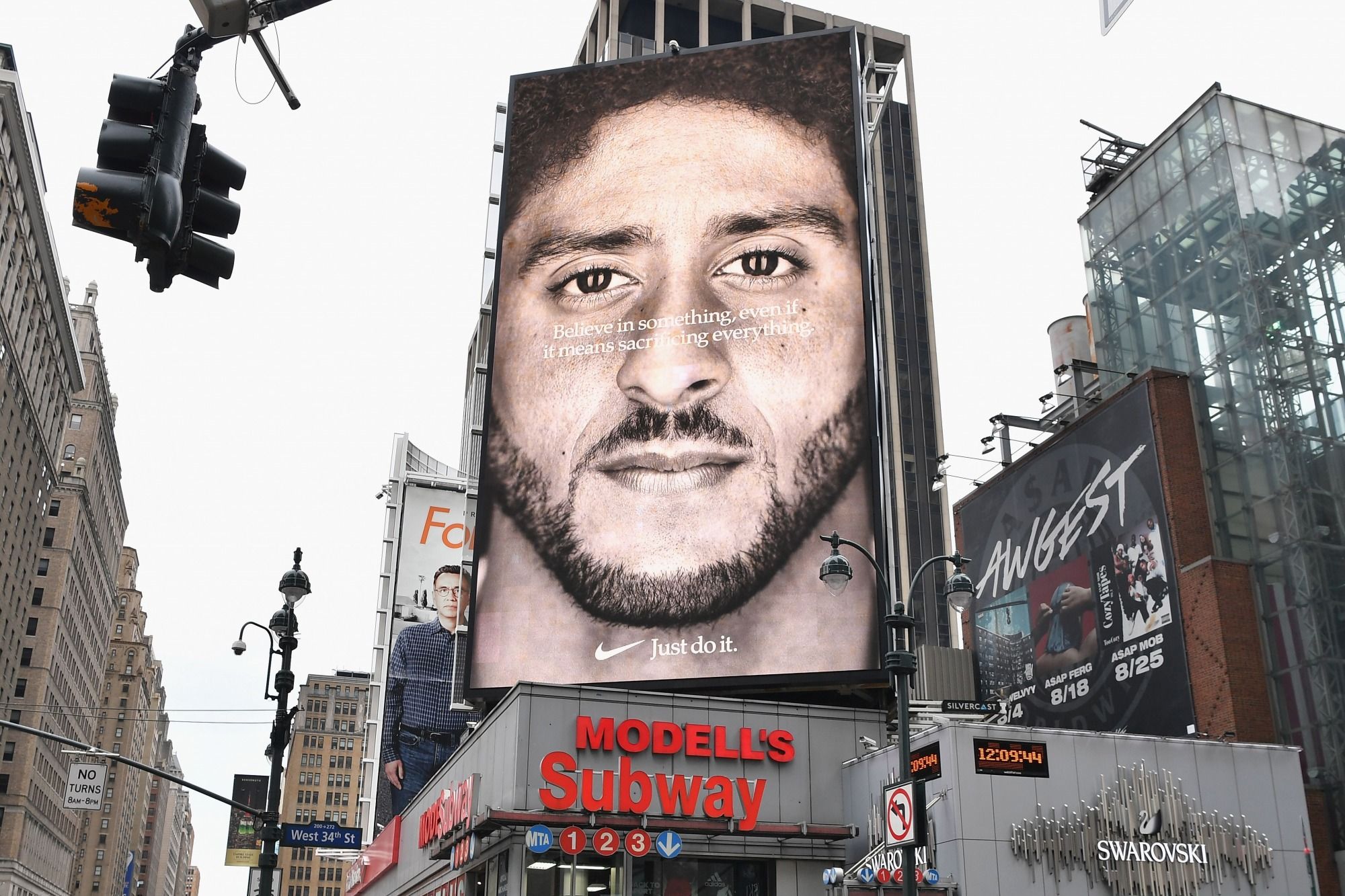 nike campaign with colin kaepernick