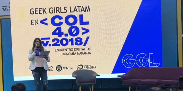 Las mujeres que quieren conectar a las niñas con la tecnología en Latam