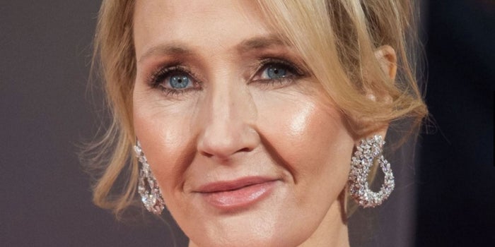Del desempleo y escribir en servilletas, a crear Harry Potter: El camino de J.K. Rowling hacia al éxito