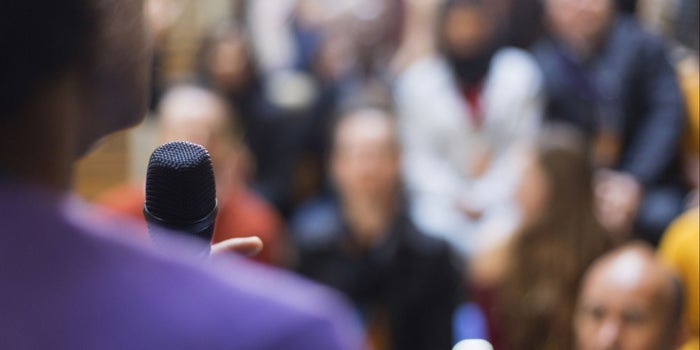 4 ideas para ganar dinero con tu experiencia en el Año Nuevo