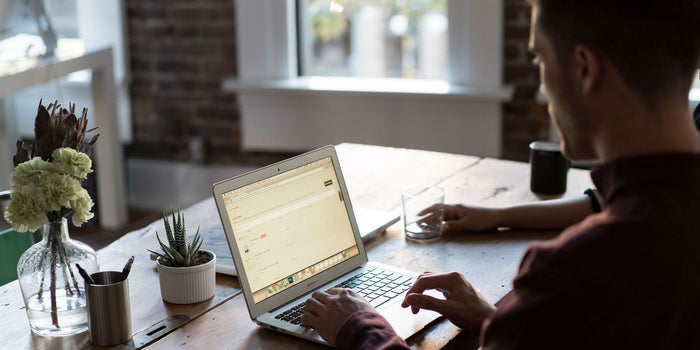 Dos mentiras y dos verdades sobre trabajar en casa
