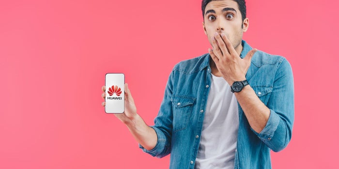 Huawei reprendió a dos de sus empleados por cometer este error