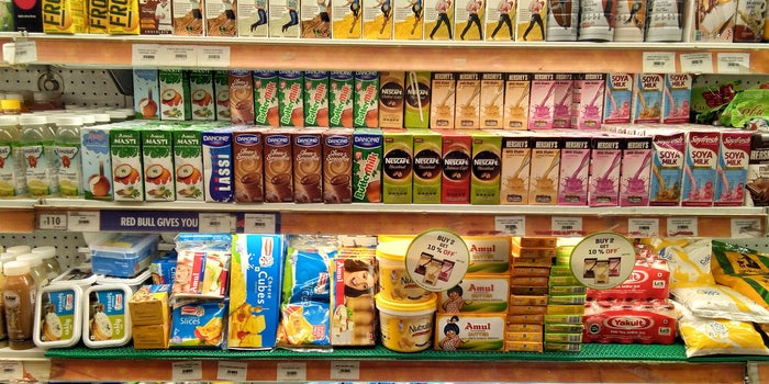 Otra marca que les dice adiós: Nestlé quitará los popotes de plástico de sus productos