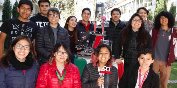Estudiantes del IPN llevarán el nombre de México al mundial de robótica