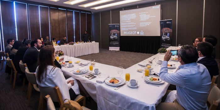 Peugeot México y la Universidad Iberoamericana lanzan proyecto "Negocios 360" para profesionalizar a las PYMEs.