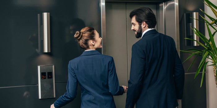 Tienes 30 segundos. Es ahora o nunca. Diseña un elevator pitch imparable